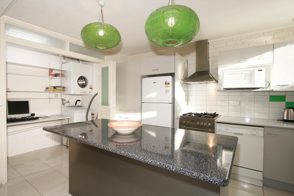 Wattle Holiday Rental ملبورن الغرفة الصورة
