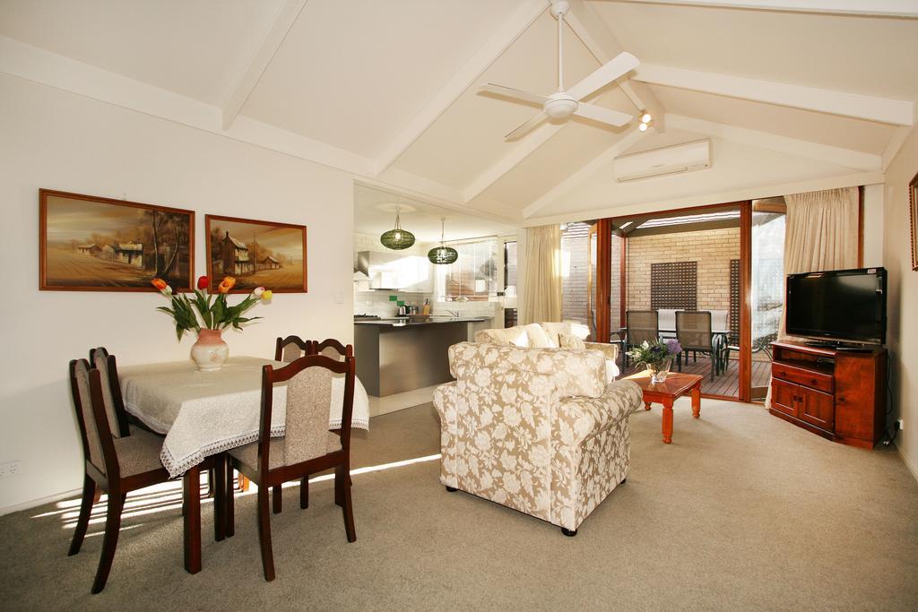 Wattle Holiday Rental ملبورن الغرفة الصورة